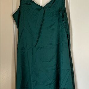 Elegant Green Sleeveless Dress